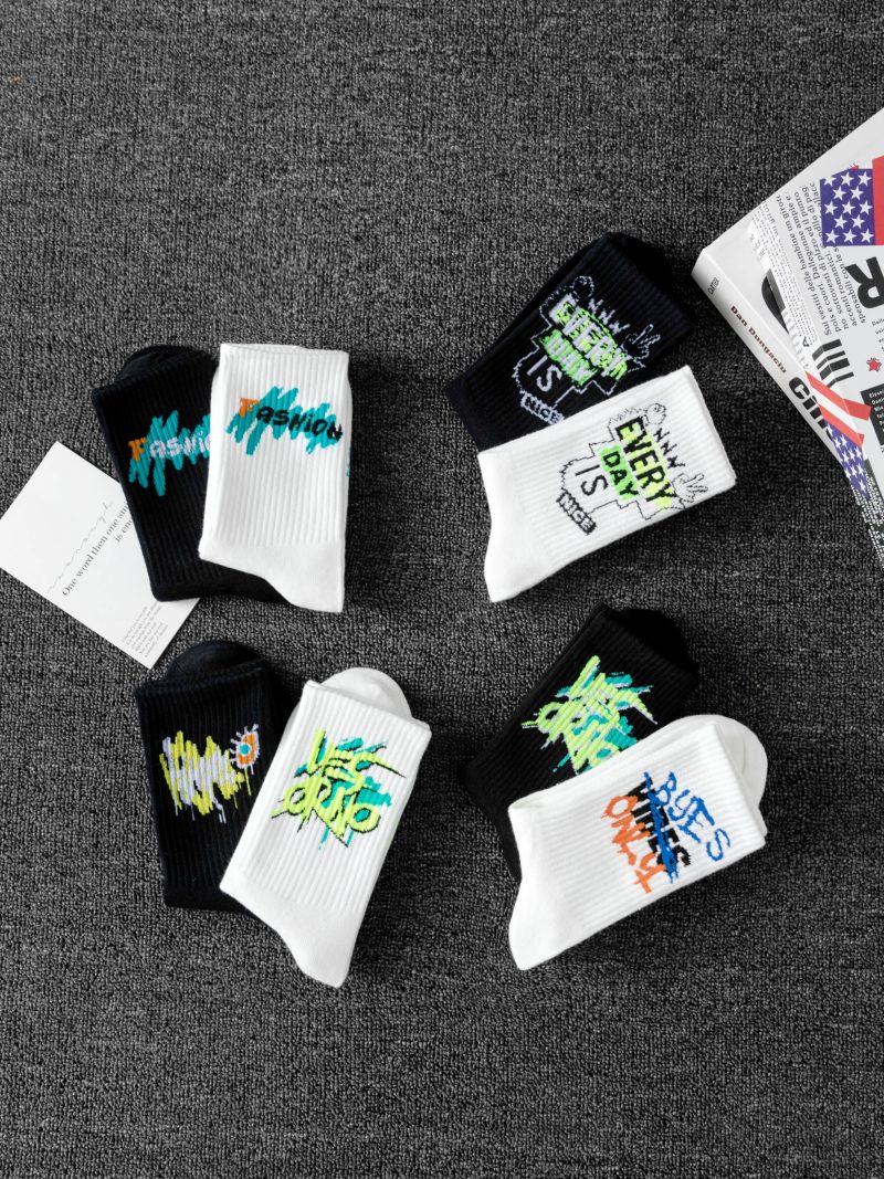 10 pairs of random style men's mid-calf socks with graffiti designs, versatile and casual sports style, soft and comfortable, mo - Image 6
